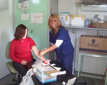 El VIH se detecta antes en mujeres porque consultan más que los hombres