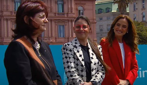 Alberto Fernández le tomó juramento a las nuevas ministras de Desarrollo Social, Trabajo y Mujeres