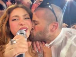 La reacción de Shakira a un beso inesperado de un fanático en plena gira mundial