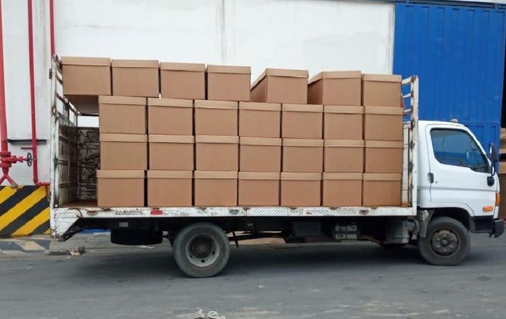 Ata&uacute;des de cart&oacute;n en Guayaquil para los muertos por coronavirus