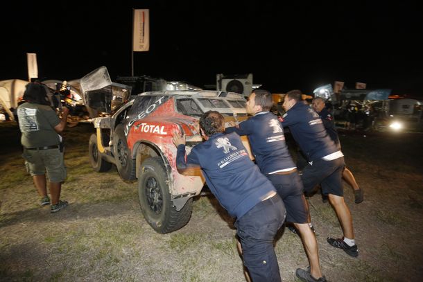 Carlos Sainz, tras un nuevo abandono en el Dakar: Estoy contento