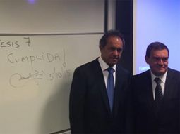 scioli se recibio de licenciado en comercializacion: estoy emocionado scioli se recibio de licenciado en comercializacion: estoy emocionado