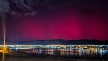 Imágenes impactantes: la aurora austral también deslumbró a todos en Pinamar