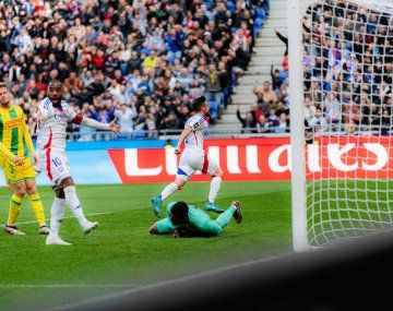 Nicolás Tagliafico llega afilado a la Selección: gol para el triunfo del Lyon