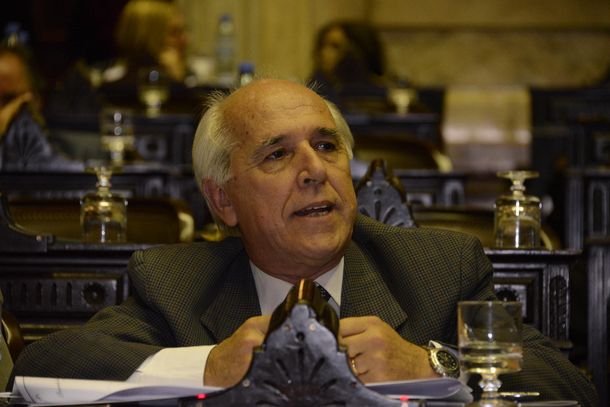 Santín abandona el bloque de la UCR en Diputados porque el radicalismo renunció a sus banderas