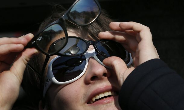Cómo protegerse para ver el eclipse solar anular