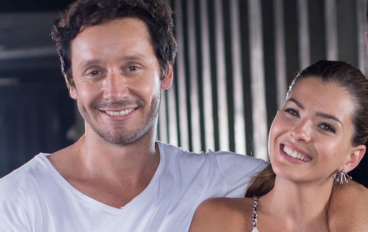 Mirá los looks de Benjamín Vicuña y la China Suárez en Sitiados 2