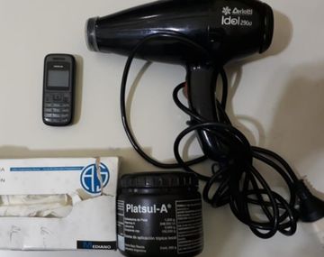 Objetos robados de la peluquería.&nbsp;