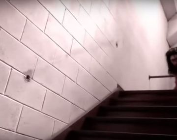 Momo apareció para atormentar a un joven