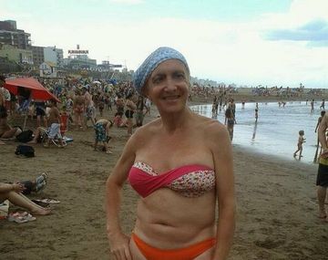 Zulma Lobato se animó al topless en Mar del Plata