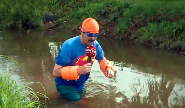 En ADN visitaron a pie la falsa inundación del intendente de Pilar