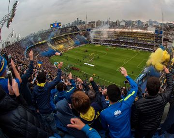 No hay bolsillo que aguante: ir a la cancha cuesta 32 veces más que hace 15 años