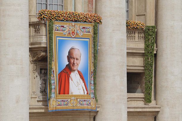 El papa Francisco autorizó la canonización de Juan Pablo II
