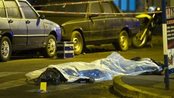 Una mujer policía mató a tiros a su novio y se suicidó Una mujer policía mató a tiros a su novio y se suicidó