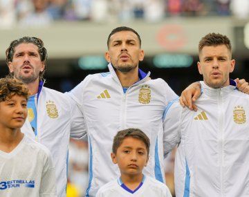 El Himno Nacional en Argentina vs Ecuador.