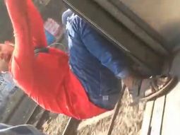 Un joven sufrió un terrible accidente en la India.