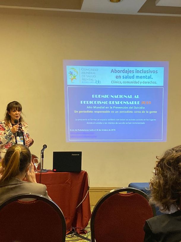 Premian a una periodista de minutouno.com por su destacada labor en la prevención de suicidios