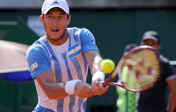 Pico Mónaco venció a Mayer y puso el 2-0 para Argentina