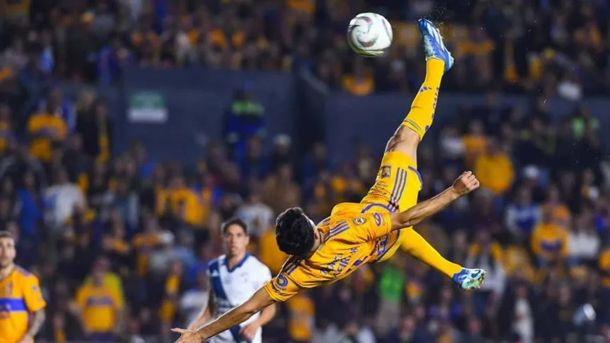 A lo Garnacho: el golazo del argentino Nicolás Ibáñez para Tigres