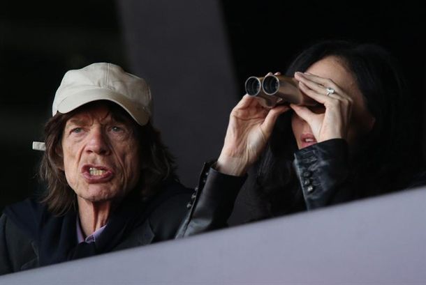 ¿Volverá a ser mufa? Mick Jagger apoyó a Inglaterra antes del debut