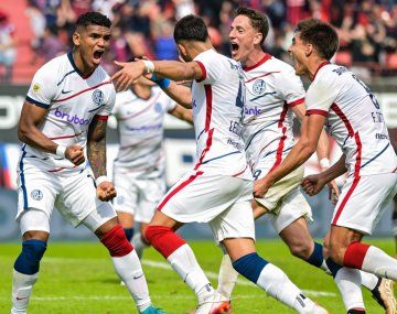 Con la misión de seguir cerca de River