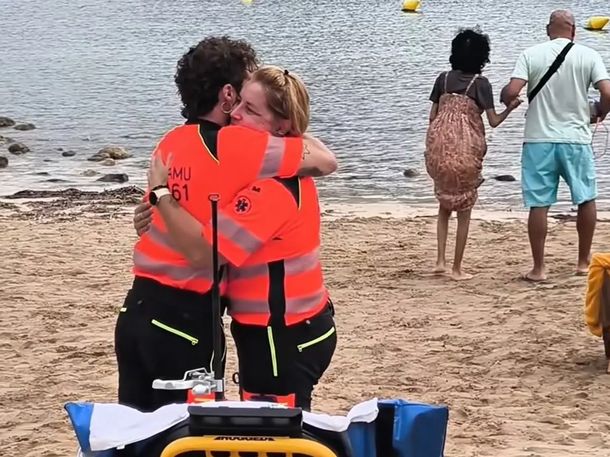 Emotiva iniciativa de un grupo de médicos con una paciente en Mallorca.