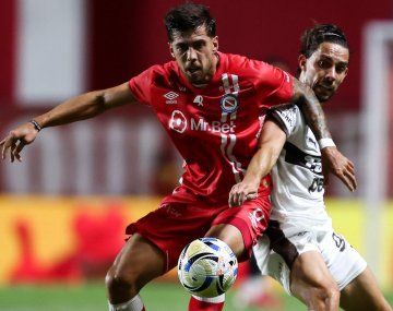 Con un penal sobre la hora