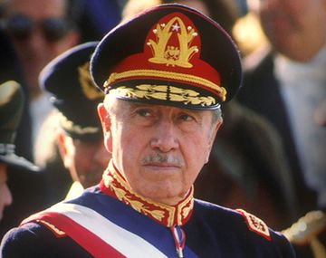 Gobierno le retiró condecoraciones al dictador Augusto Pinochet