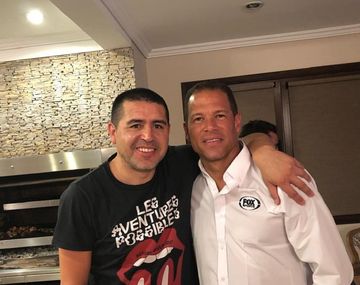 Juan Román Riquelme y Óscar Córdoba