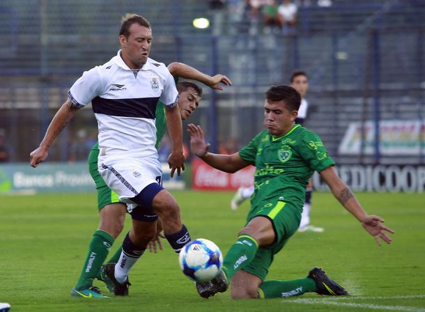 Pelota libre de riesgo en el celular: cómo ver en vivo Sarmiento de Junín vs. Gimnasia