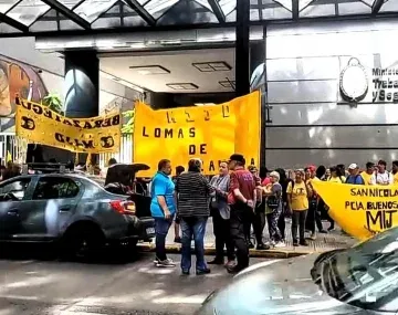 Caos en el Bajo porteño por una protesta de Raúl Castells frente al ministerio de Trabajo