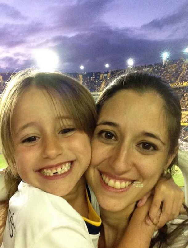 No trajo suerte: la nena del video estuvo en La Bombonera el último domingo