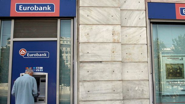 Fuga récord: en dos días, los griegos sacaron US$ 2.260 millones de los bancos