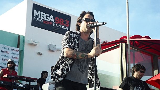 Pier ofreció un show caliente en el Megaparador de Pinamar