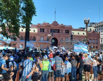Los campeones del mundo quieren seguir de caravana: ¿irán a Casa Rosada? 