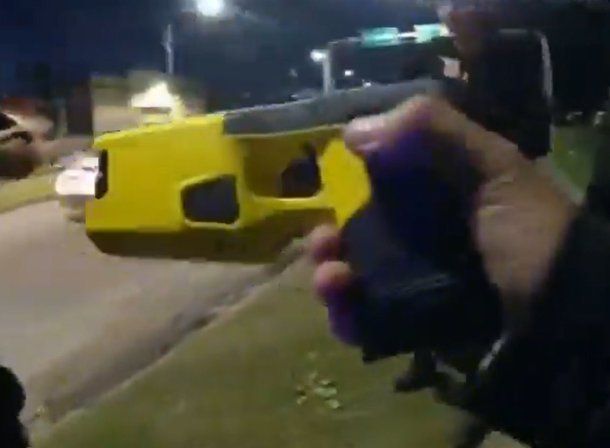 Santa Fe: la Policía usó por primera vez una pistola Taser durante un operativo en Rosario
