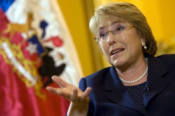 Recién llegada a su segunda presidencia, Bachelet enfrenta la primera tragedia