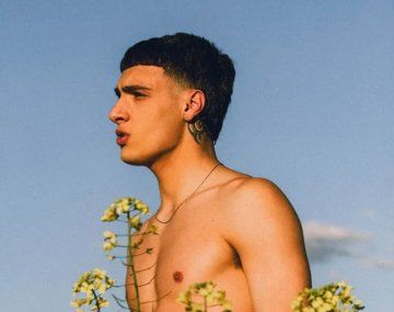 Tobika lanza Chika Hippie