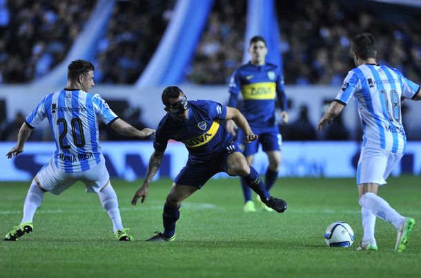 Tevez enmascarado: así jugó el Apache ante Racing