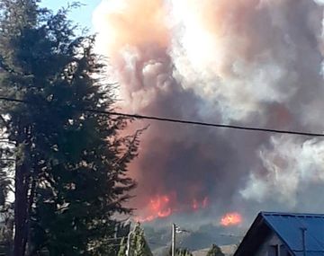 Buscan a un peón rural desaparecido por los incendios forestales en Chubut