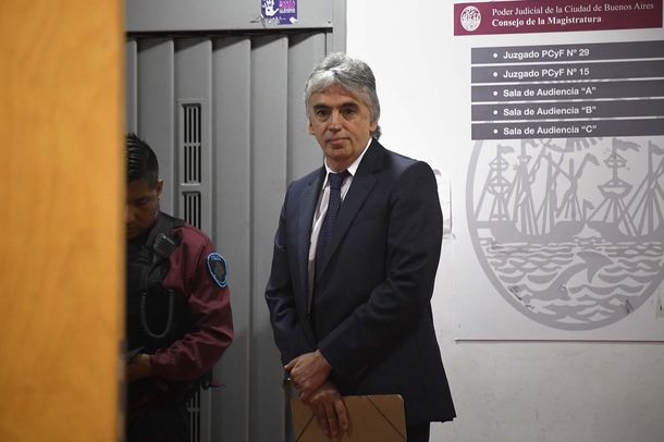 Ricardo Russo está acusado de producir y distribuir pornografía infantil