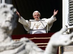 Papa en el balcón AP