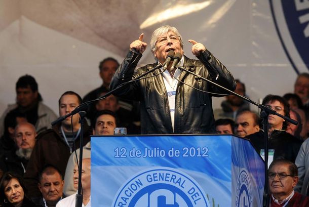 Moyano le reclamó a Cristina imitar la humildad de Evita