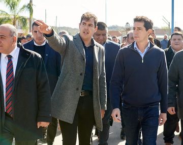 Wado de Pedro, de recorrida por Tucumán junto a Juan Manzur y Osvaldo Jaldo.&nbsp;