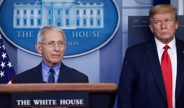 Biden mantendrá al infectólogo que Trump quería echar