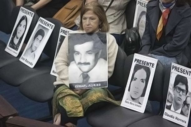 Escándalo en la Universidad del Litoral por un director que había sido cómplice de la dictadura