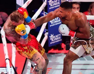 El brutal KO a Jake Paul a manos de Anthony Joshua