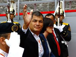 rafael correa juro su mandato en ecuador hasta el 2017 rafael correa juro su mandato en ecuador hasta el 2017