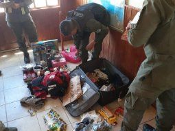 Gendarmería detuvo a tres ciudadanos de Chile que entraron a Artgentina municiones, cartuchos y ropa camuflada - @FernandezAnibal