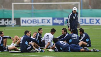 la seleccion local comienza su preparacion en brasil la seleccion local comienza su preparacion en brasil